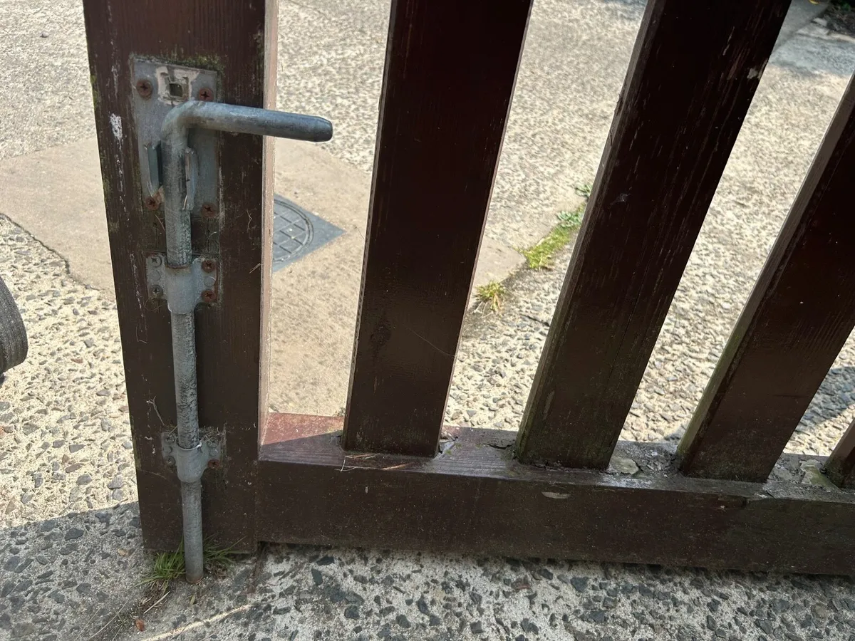Gates - Image 4