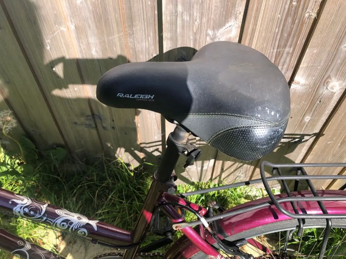 Ladies Raleigh bicycle - Image 3