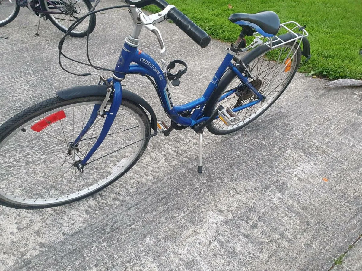 Fuji Crosstown 4.0 hybrid bicycle - Image 3