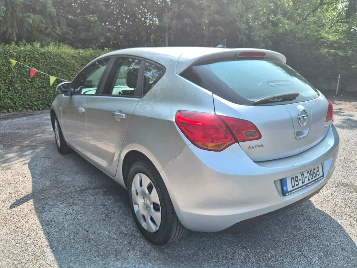 09 astra diesel nct apr 2026 taxed - Image 3