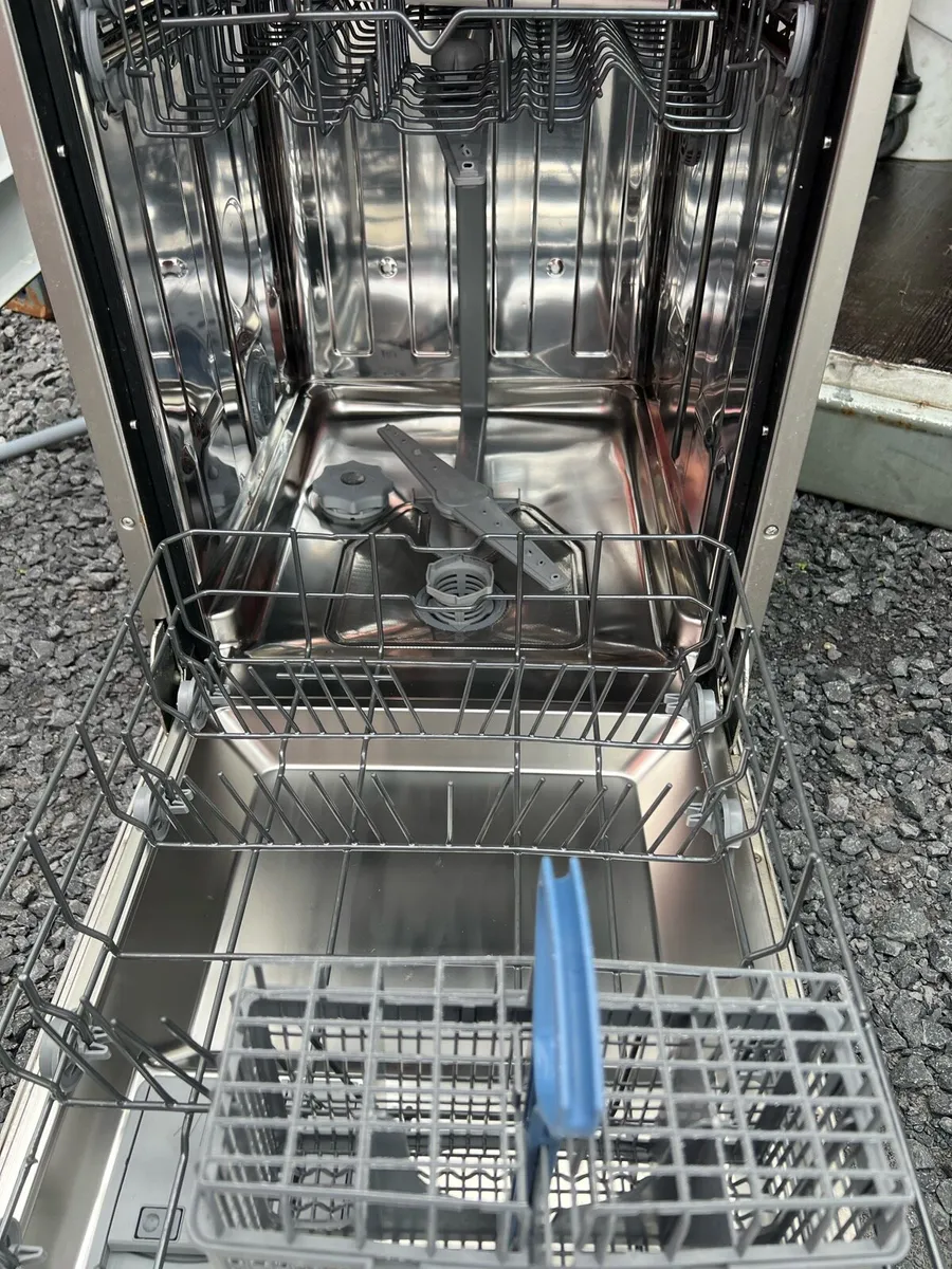 Dishwasher - Image 1