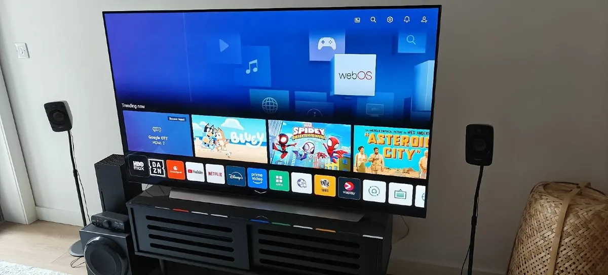 TV OLED 65" LG C1 - 4K, HDR, 120Hz - Image 1