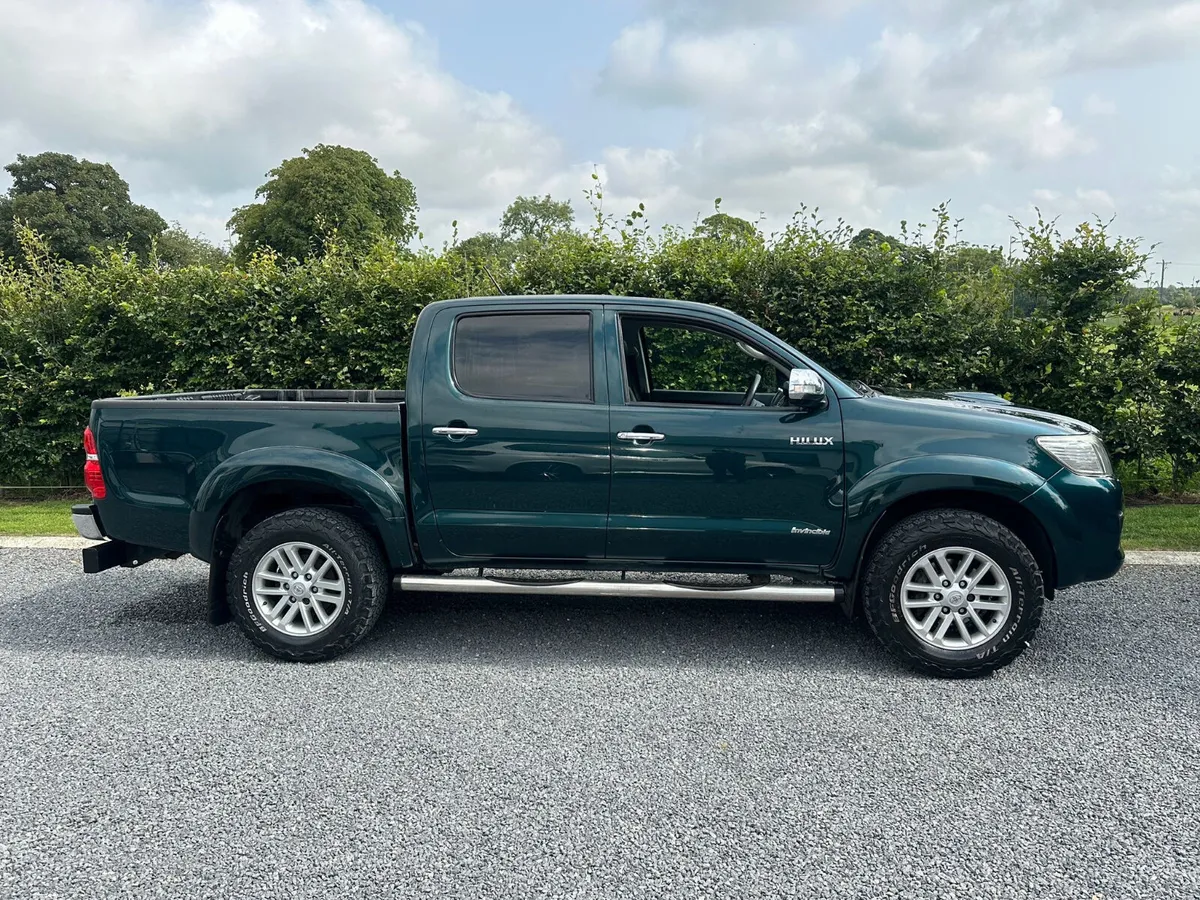 2015 Toyota Hilux 3.0 Invincible Auto 5 Seat N1 - Image 3