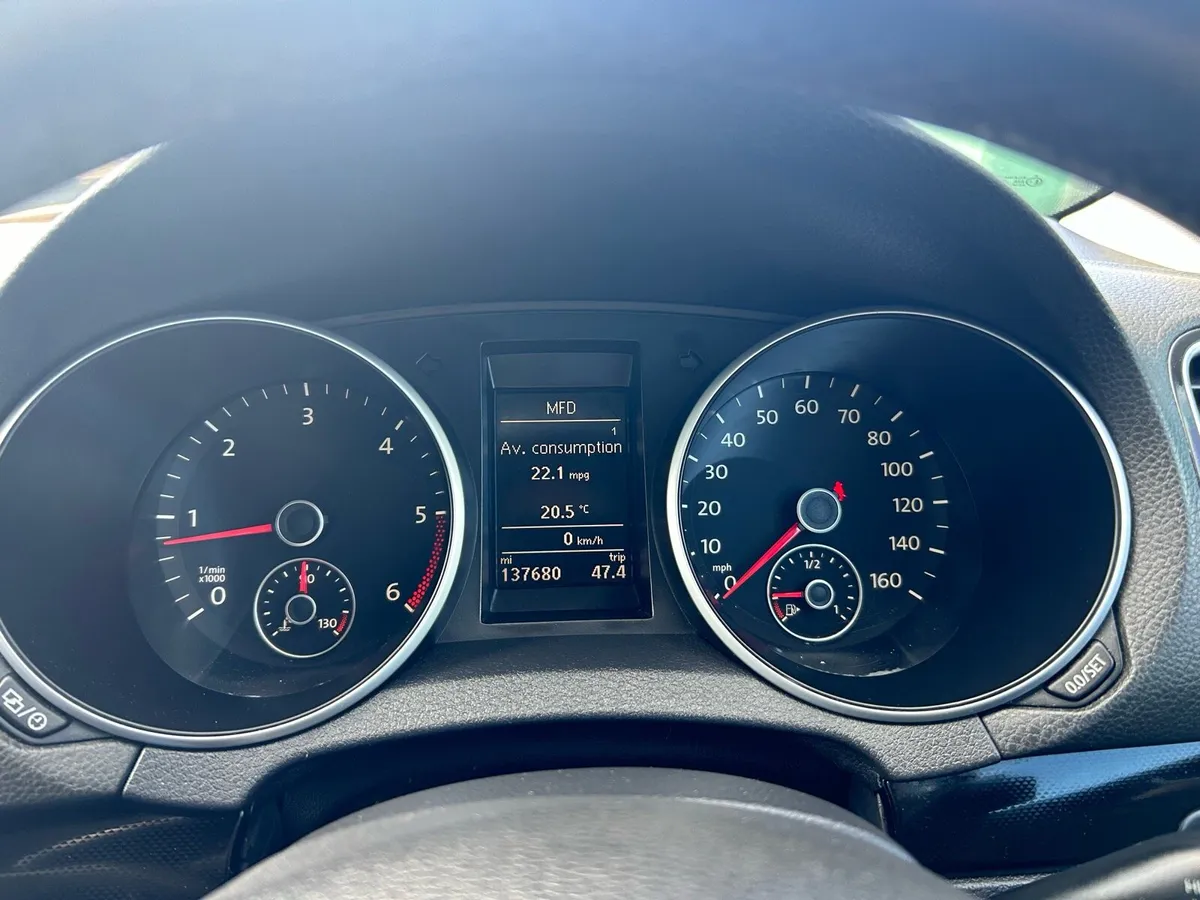 2012 Golf 2.0 tdi - Image 4