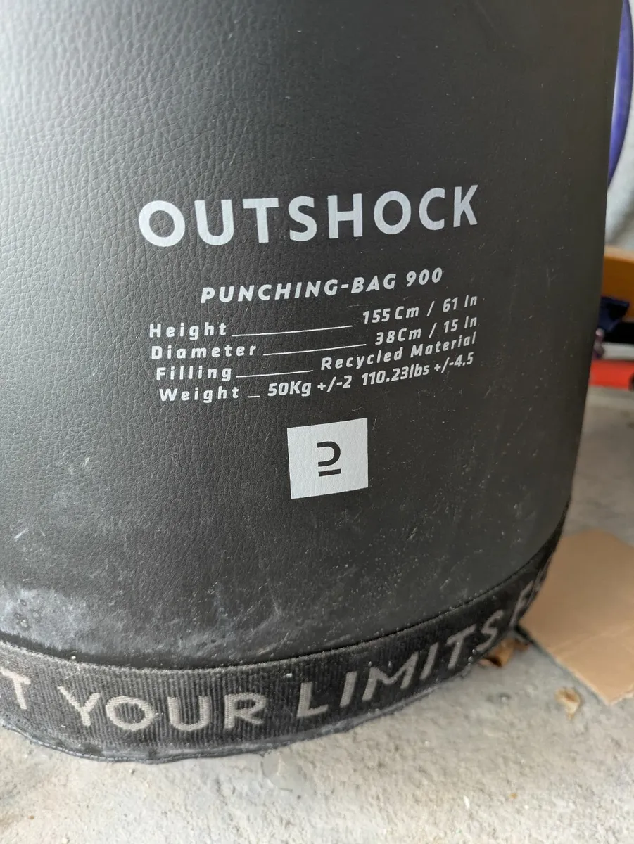 50KG Outshock punchbag + bracket - Image 2