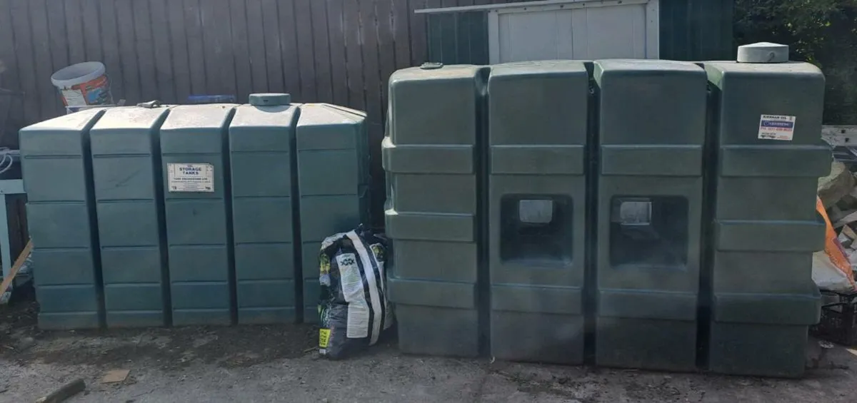 2 oil tanks - Image 1