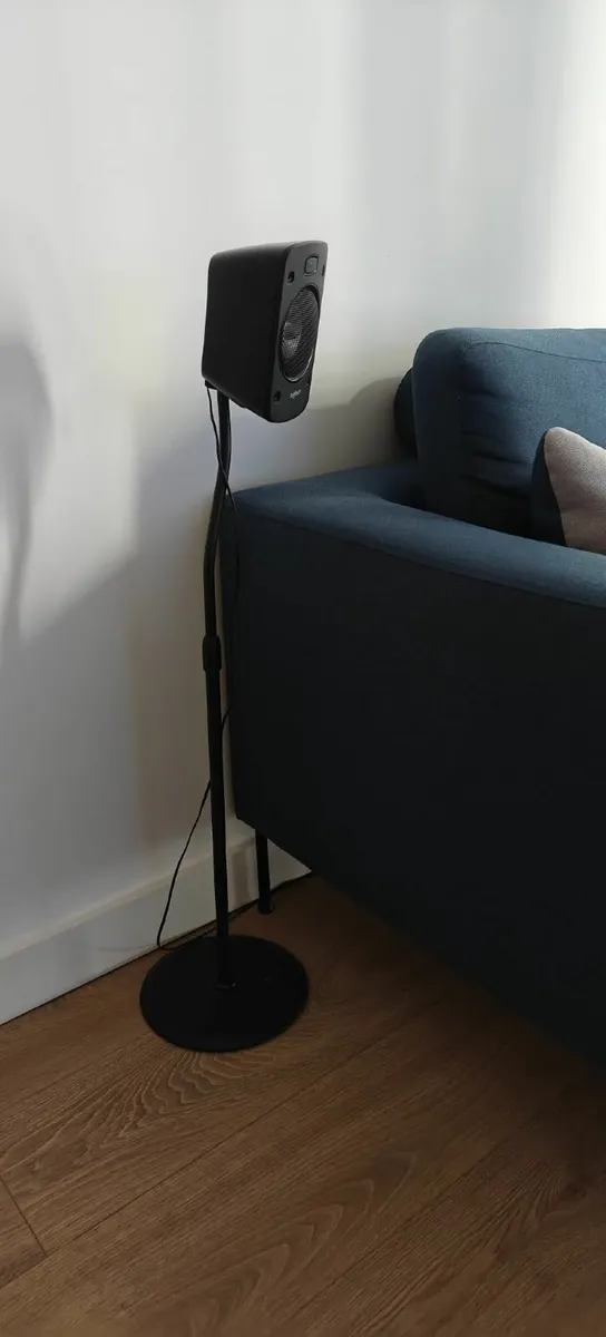 Home Cinema Logitech z906 5.1 + Metal Supports - Image 2