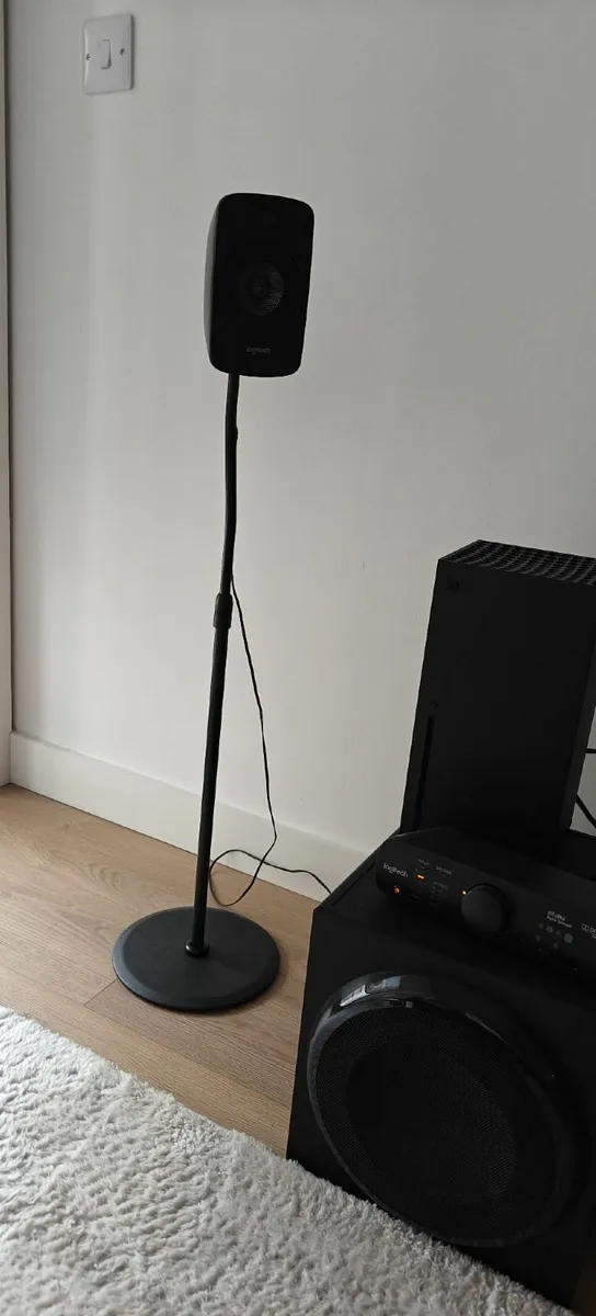 Home Cinema Logitech z906 5.1 + Metal Supports - Image 3