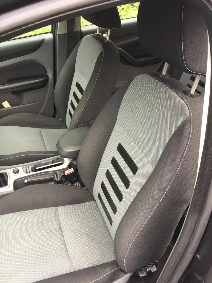 Ford Focus 2010 - Image 4