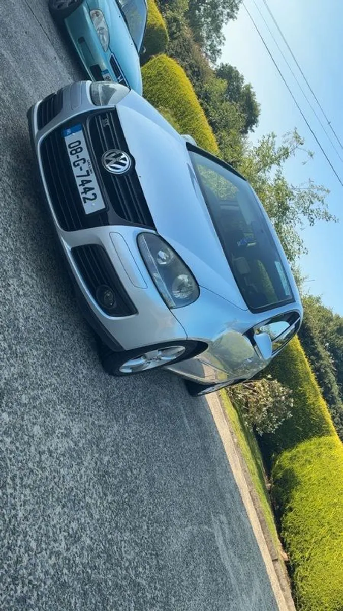 2008 Volkswagen Golf - Image 1