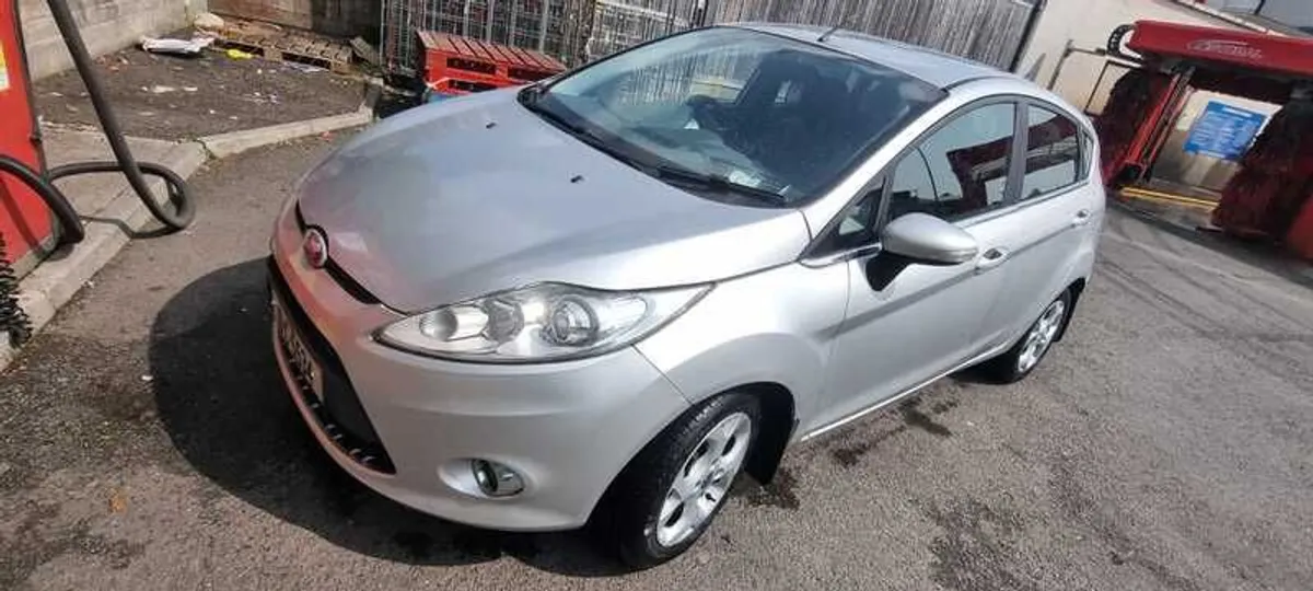 2010 Ford Fiesta Titanium 1.4 DSL 68PS 5DR - Image 1