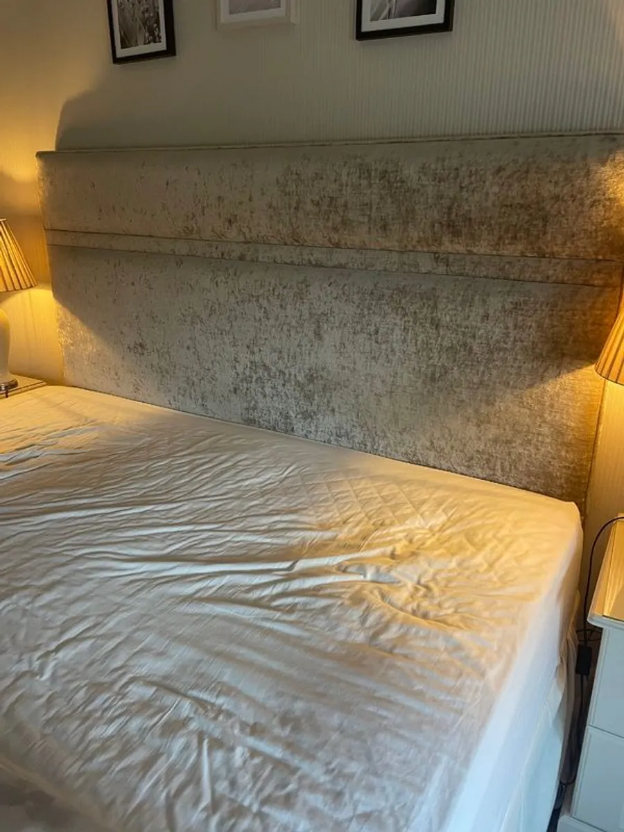 Superking headboard in excellent condition - Image 1
