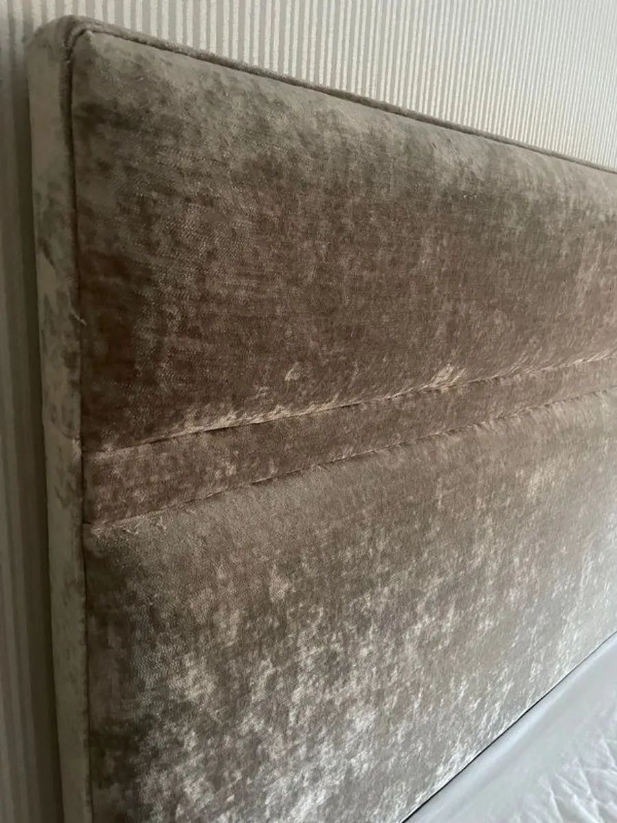 Superking headboard in excellent condition - Image 3