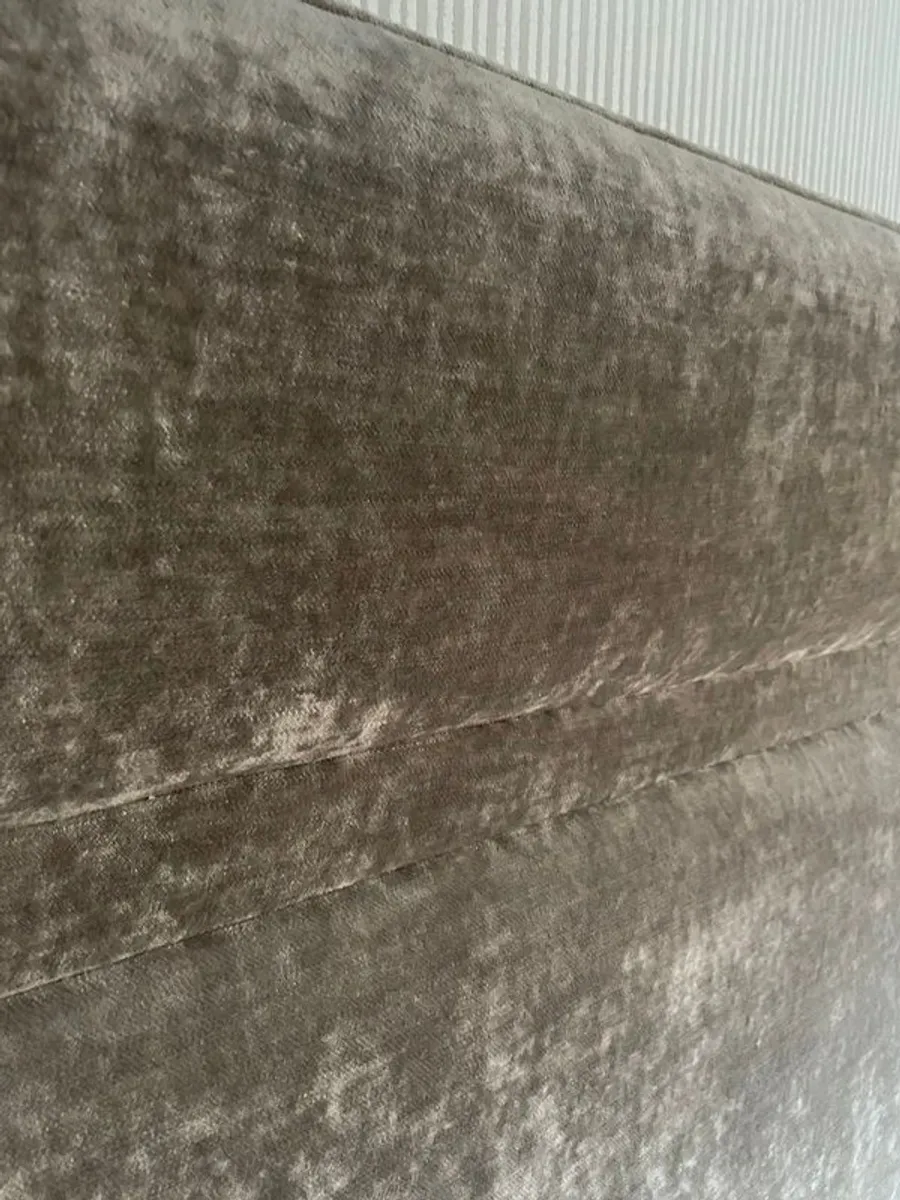 Superking headboard in excellent condition - Image 4