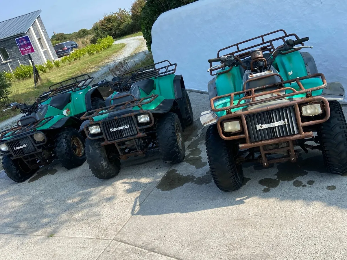 THREE KAWASAKI KLF 400 4x4 quads   !! - Image 1