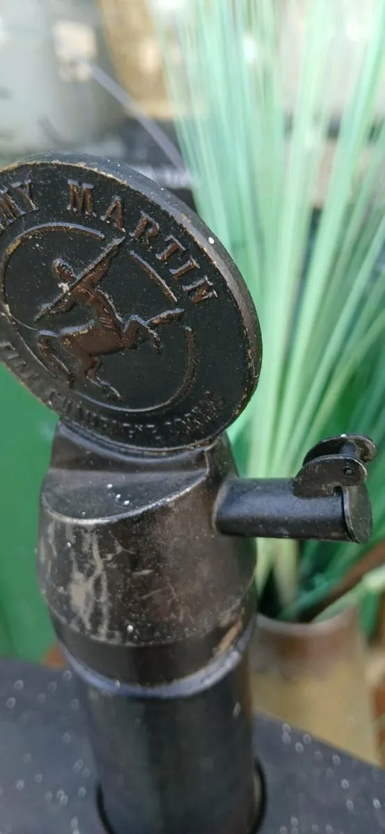 Vintage Remy Martin 3lr Boytle and holder - Image 3