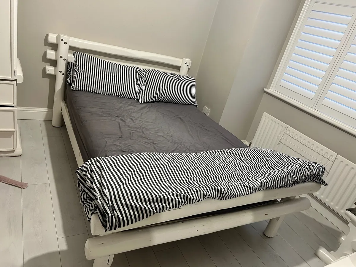 Bed - Image 1