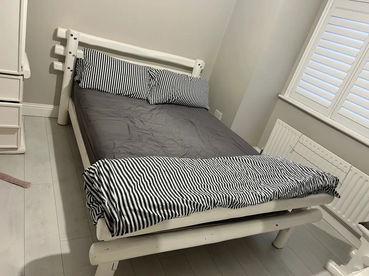 Bed - Image 2