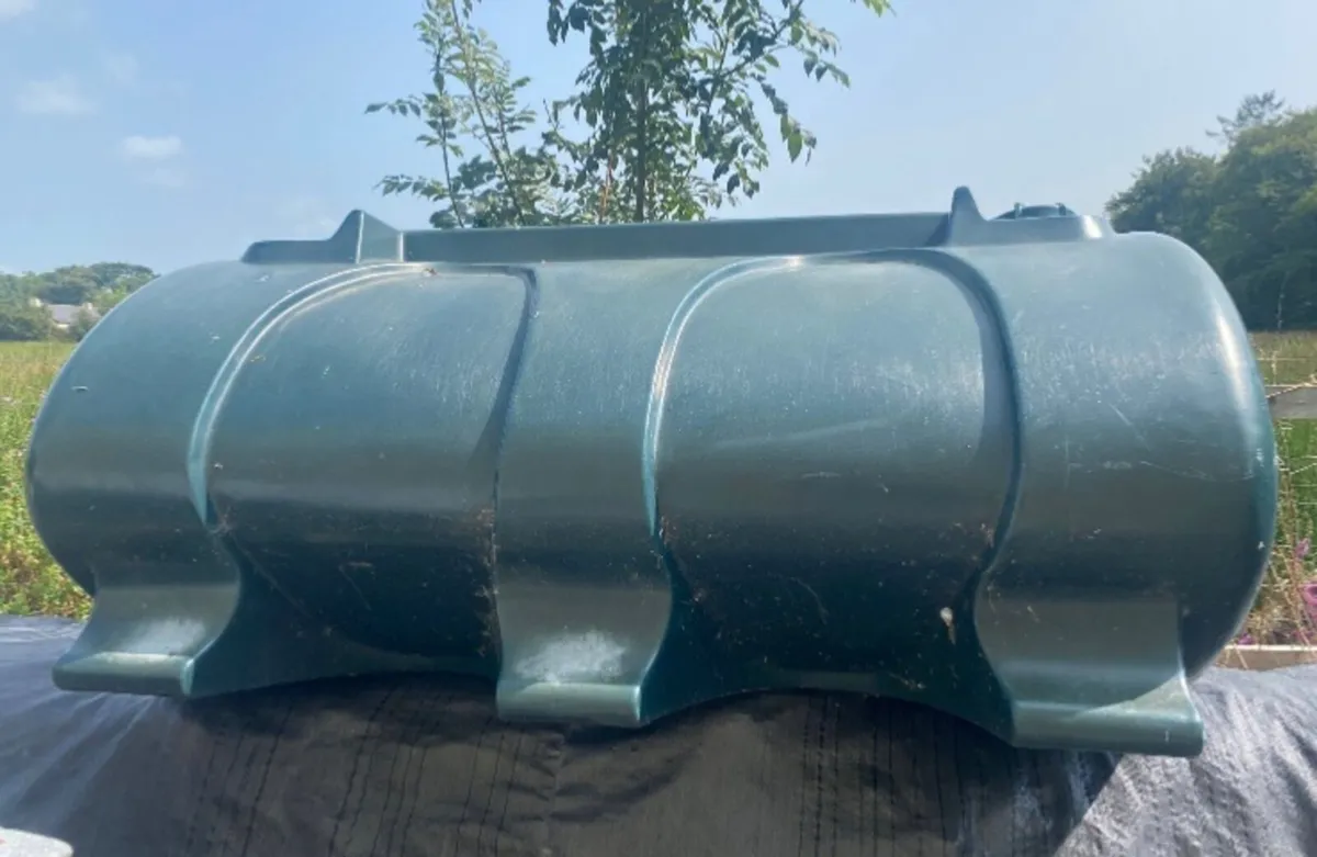 Oil tank 1200 L - Image 1