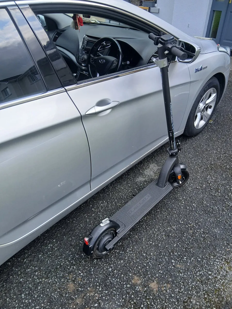 Electric scooter - Image 2