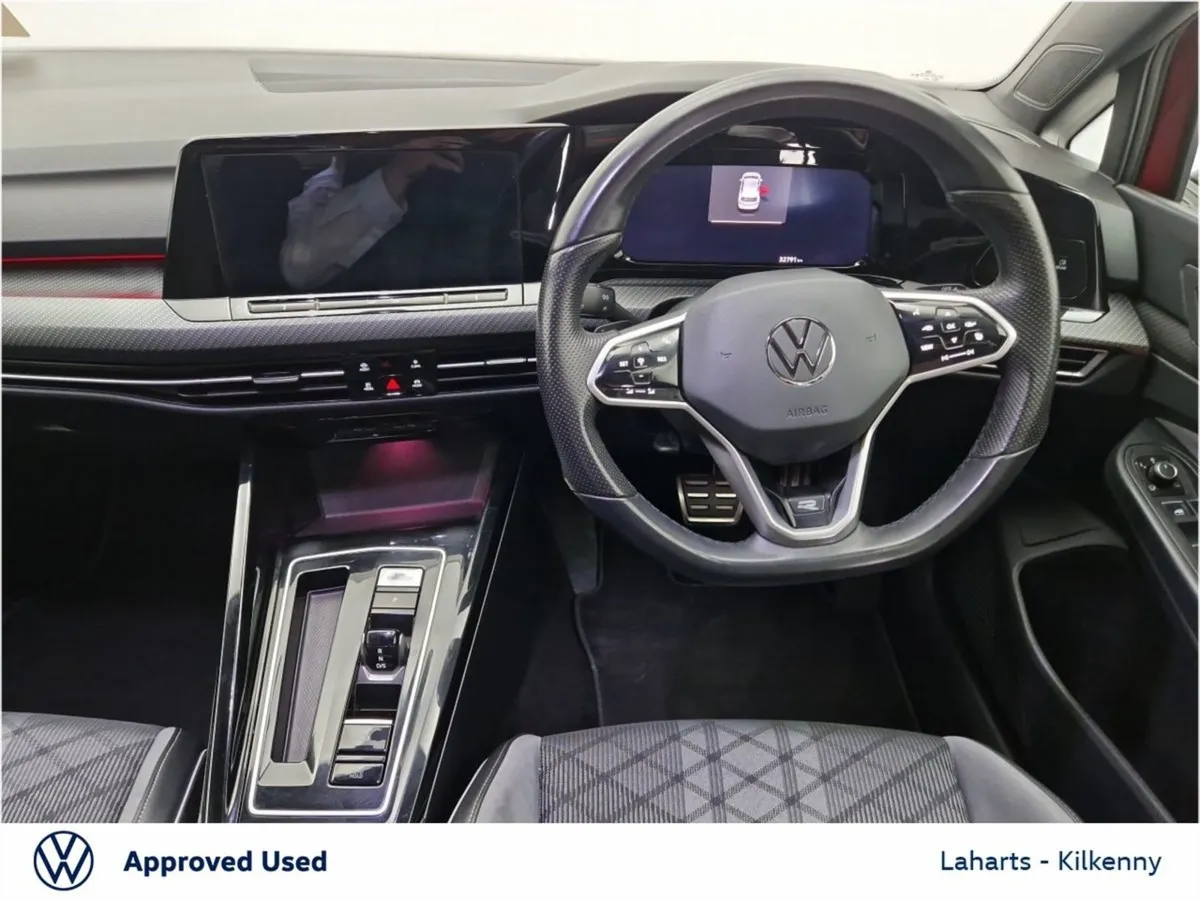 Volkswagen Golf R-line 2.0tdi 5DR 150HP DSG - Image 4
