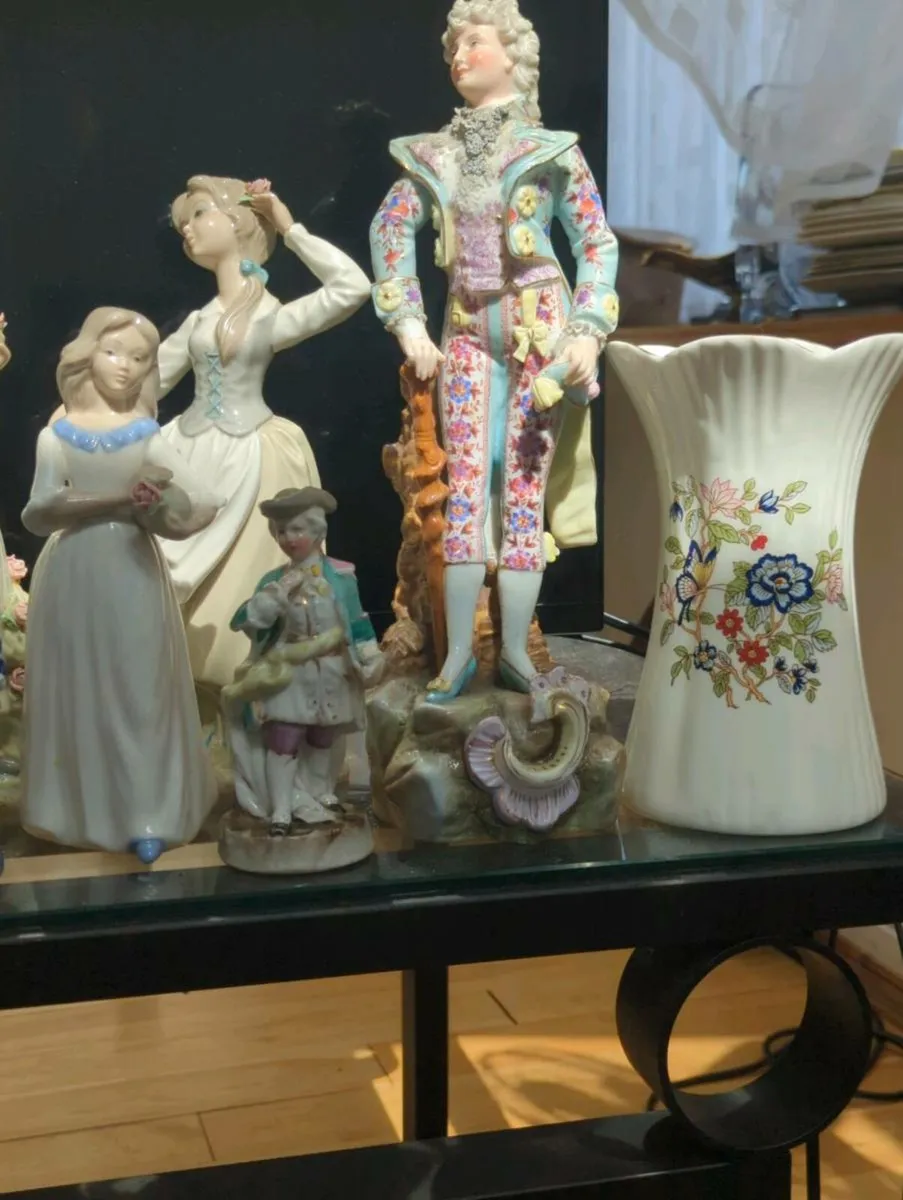 Large collection of figurines - Image 3