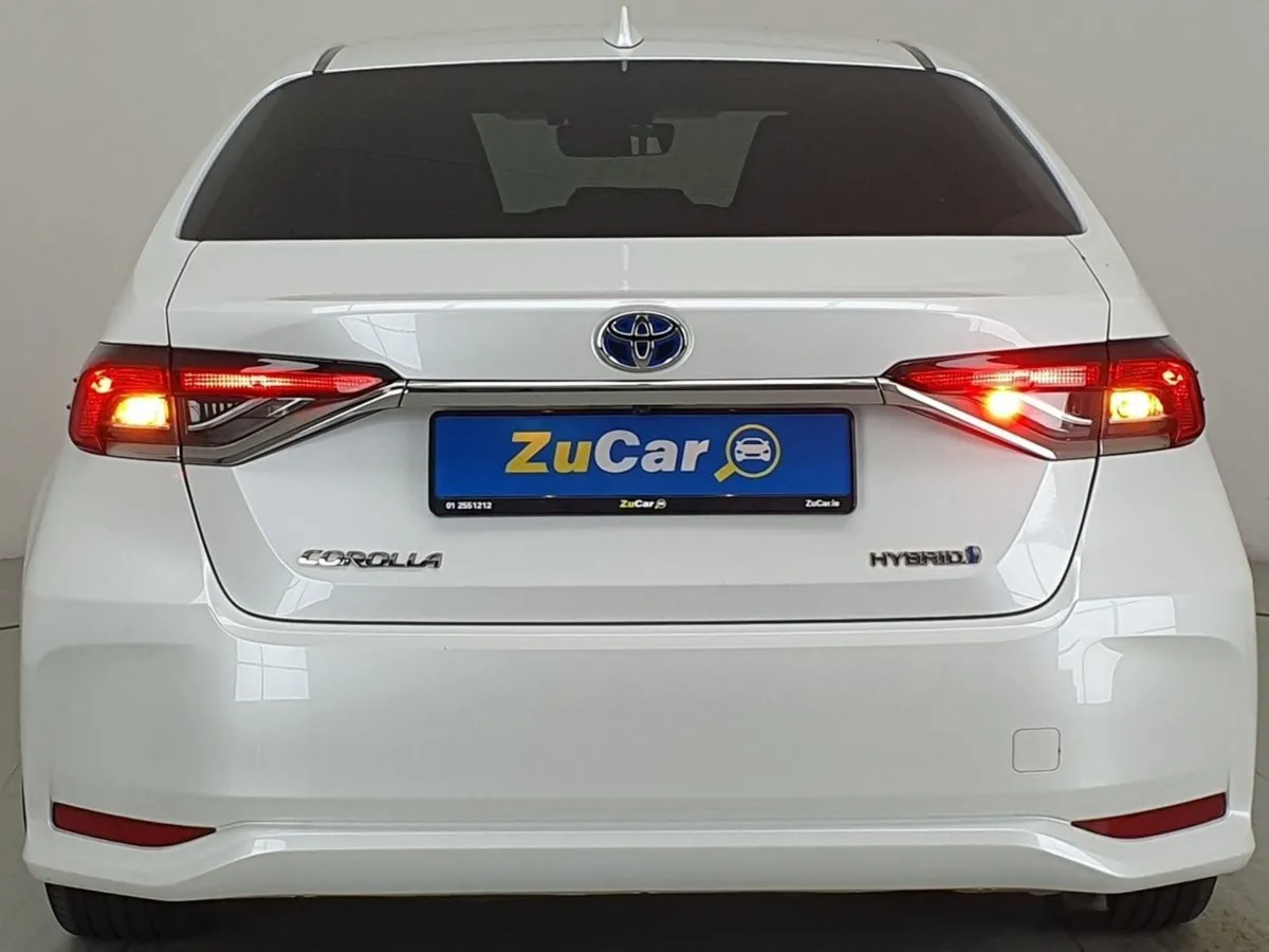 Toyota Corolla  72 1.8 Hybrid Luna Sport Saloon - Image 4