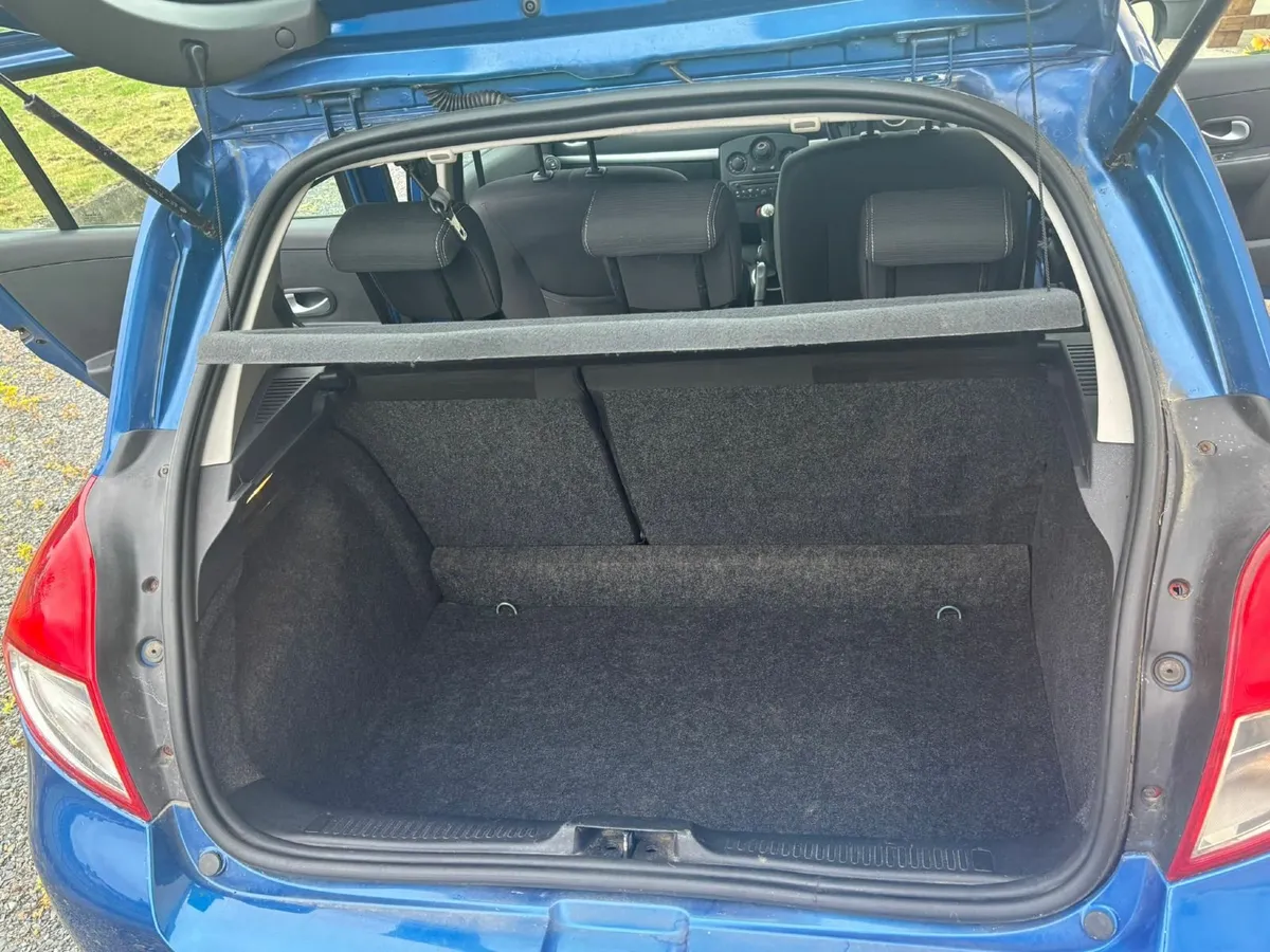 Renault Clio 2011 - Image 2