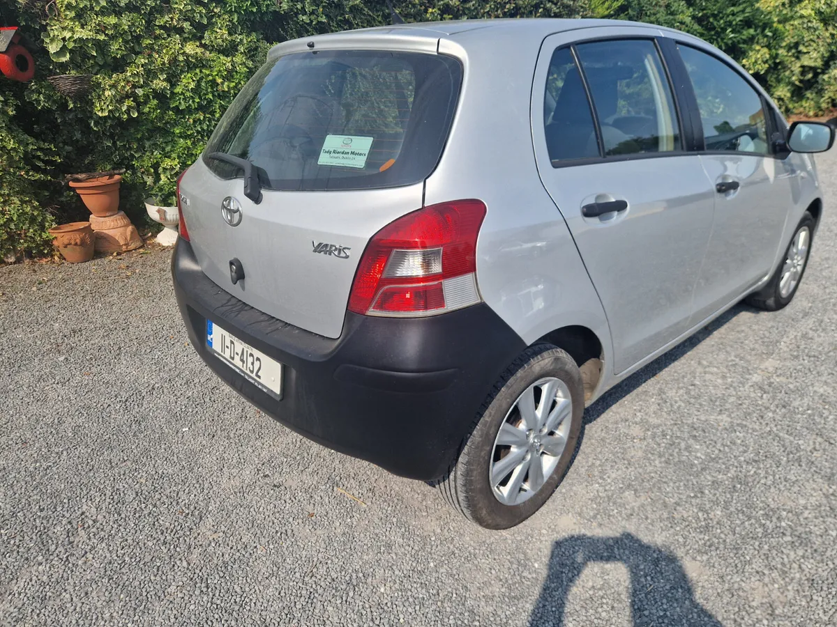 Toyota Yaris 2011 - Image 4