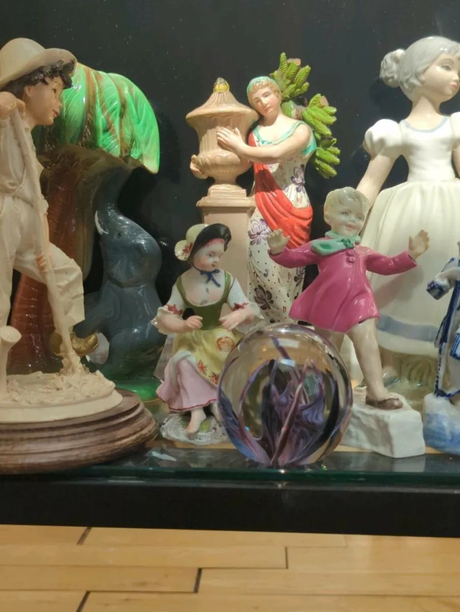 Large collection of figurines - Image 2