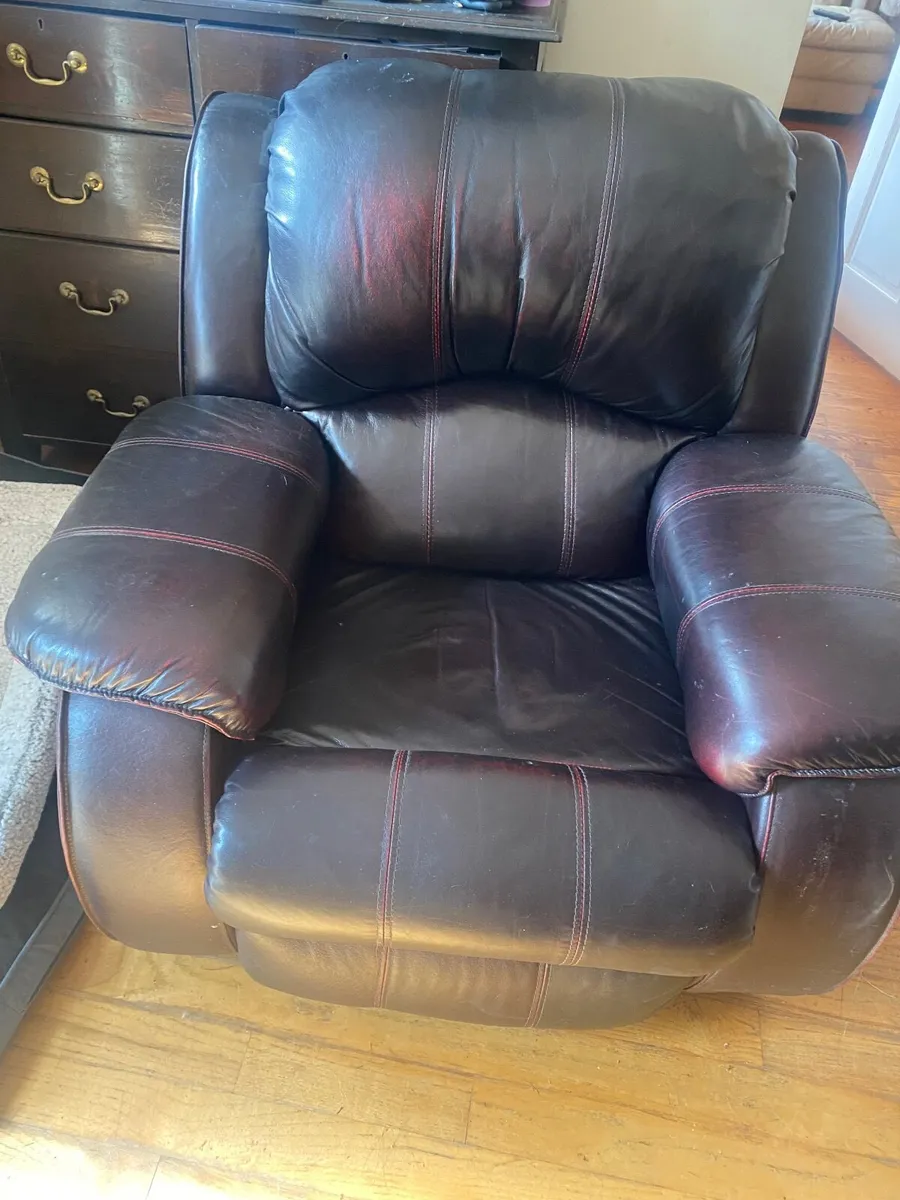 Recliners - Image 4