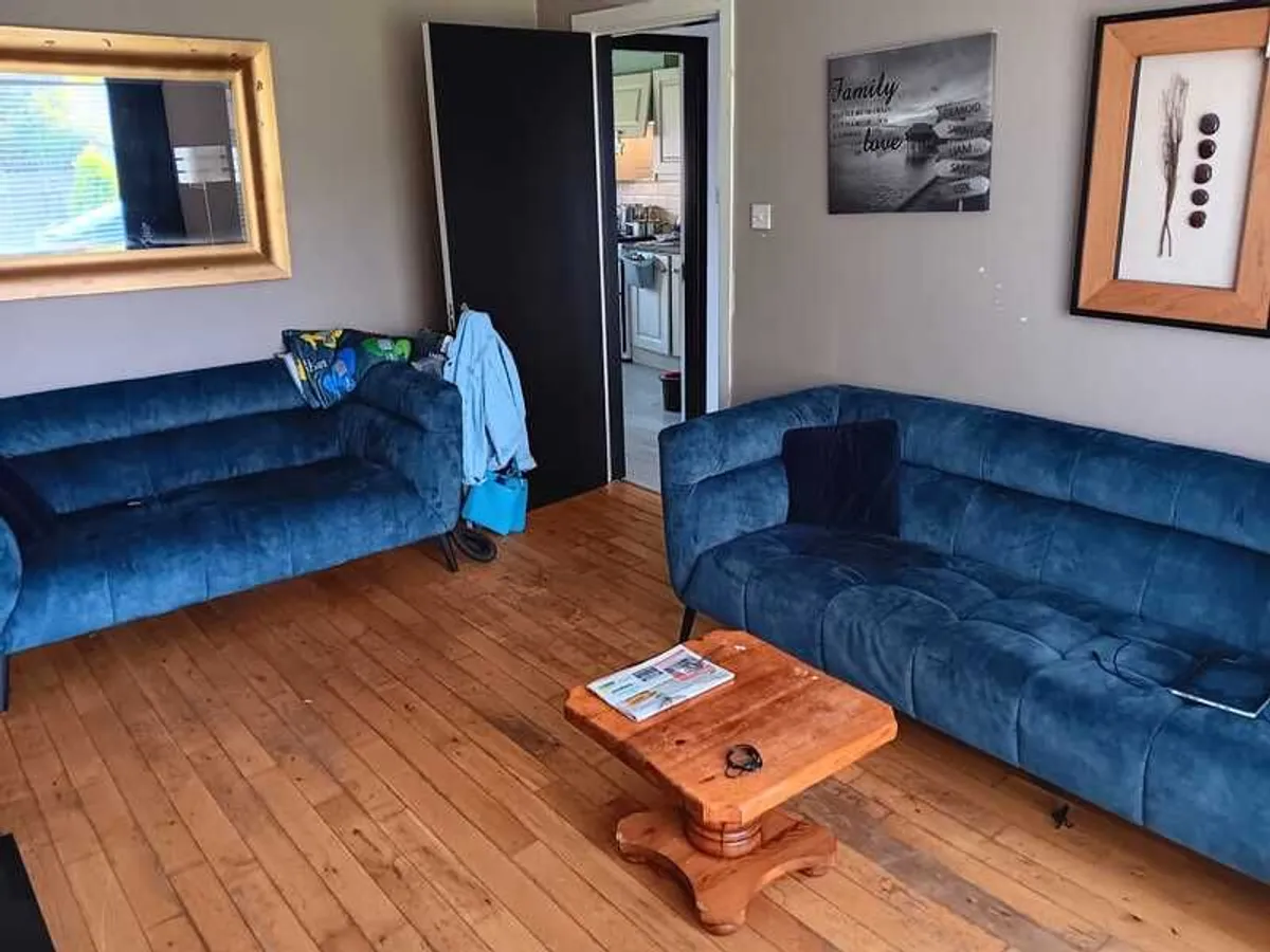 2   3 Seater sofas - Image 1