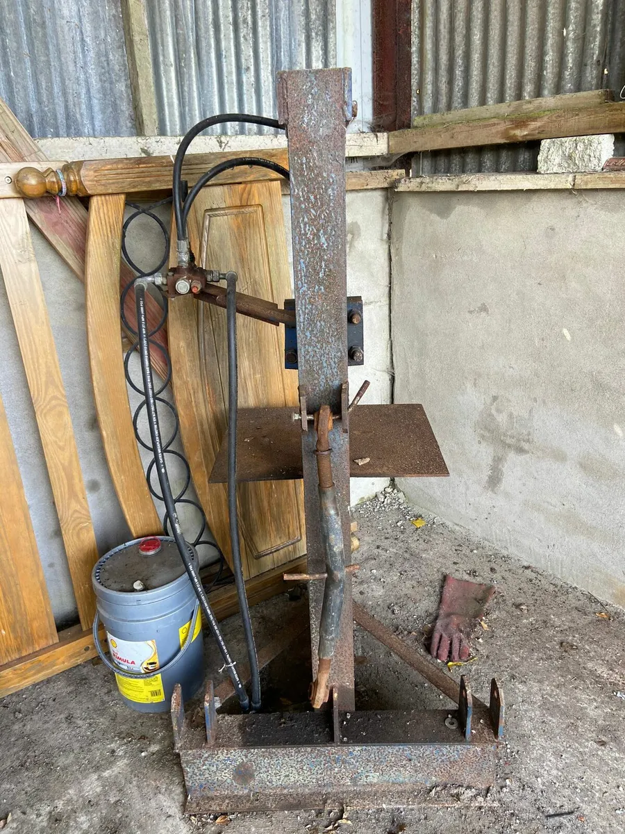 Tractor Log Splitter - Image 1