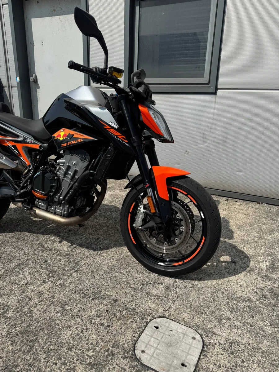 KTM Duke 790 - Image 1
