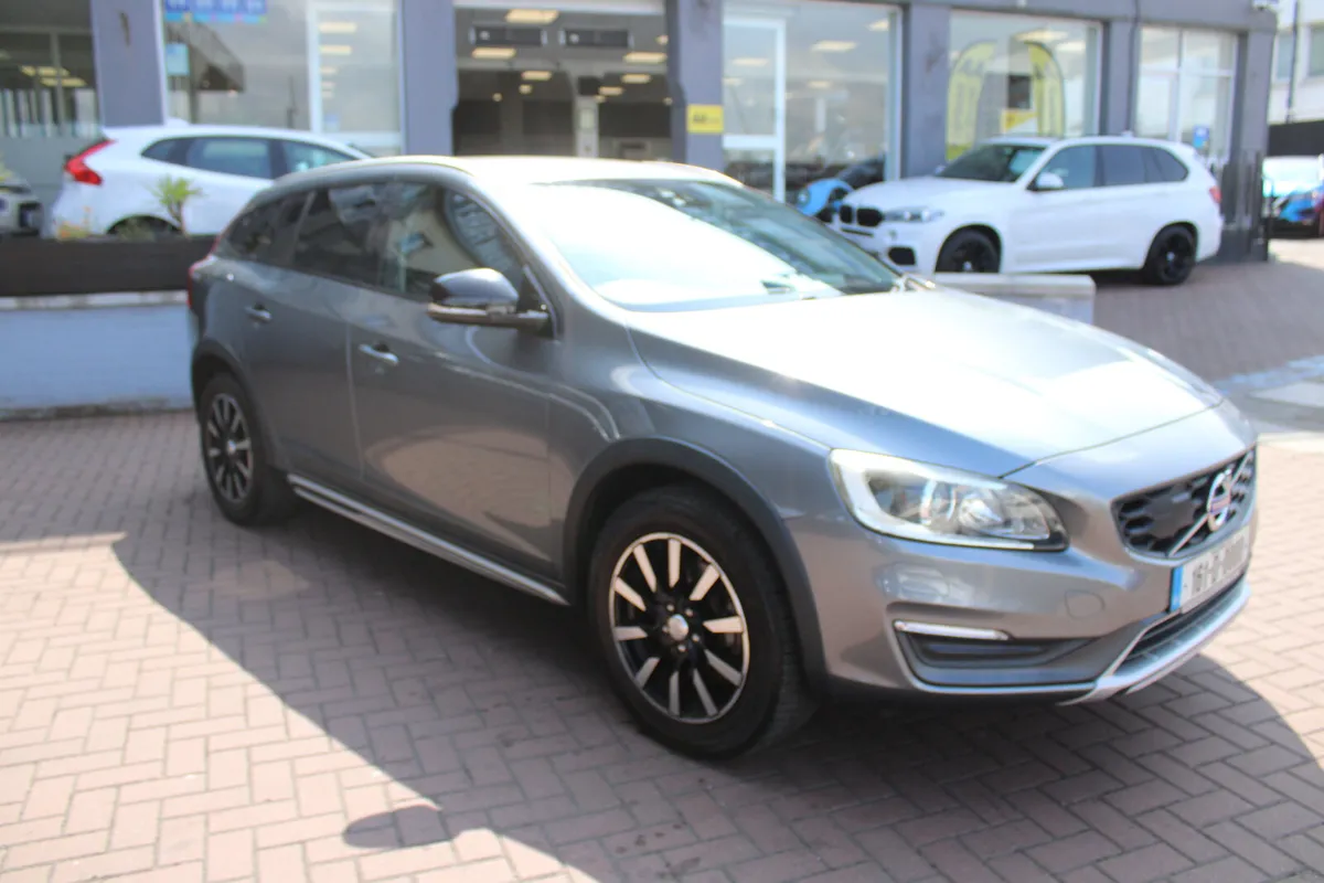 2016 Volvo V60 CROSS COUNTRY - Image 1
