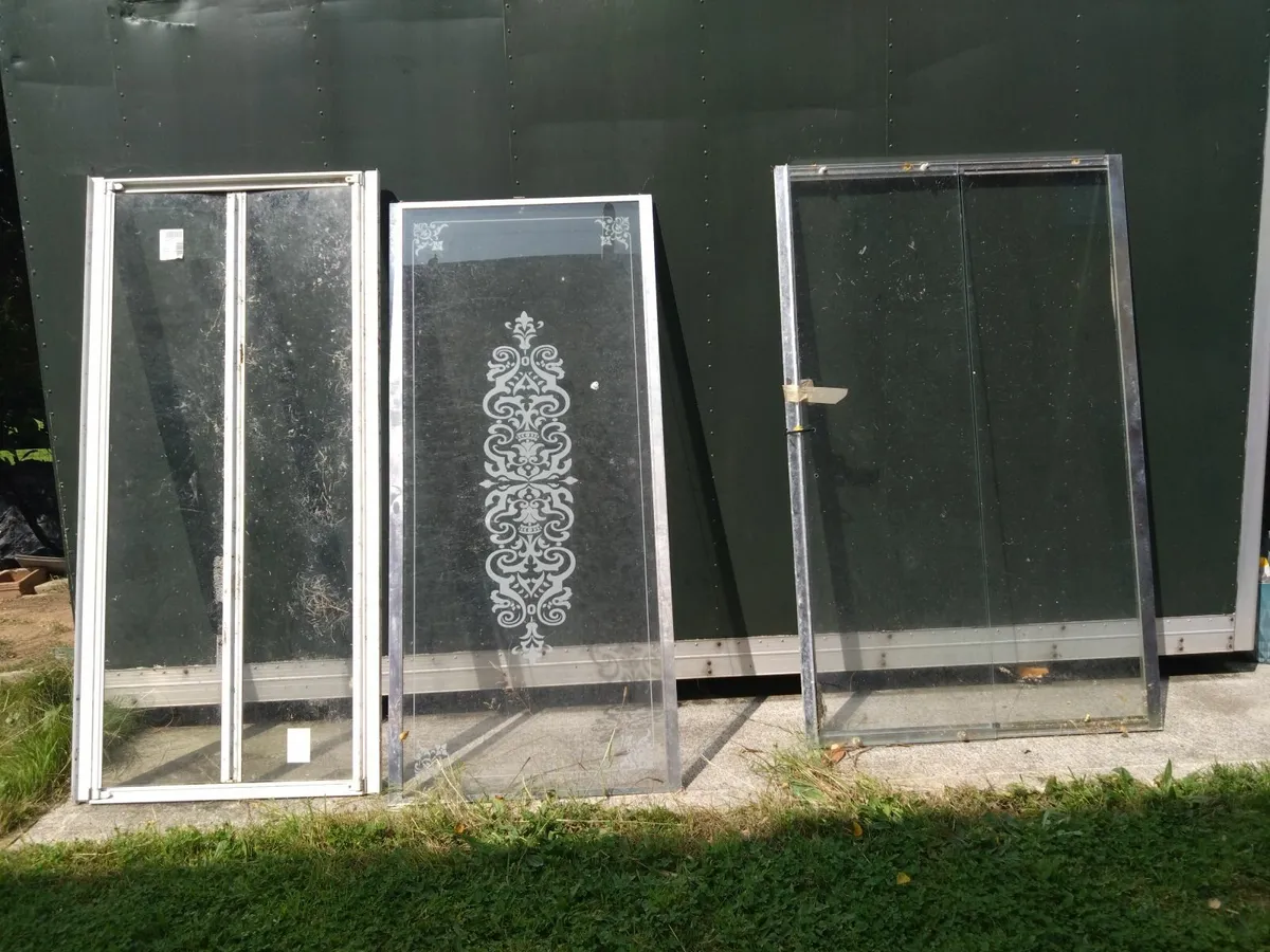 FREE - 3 shower doors