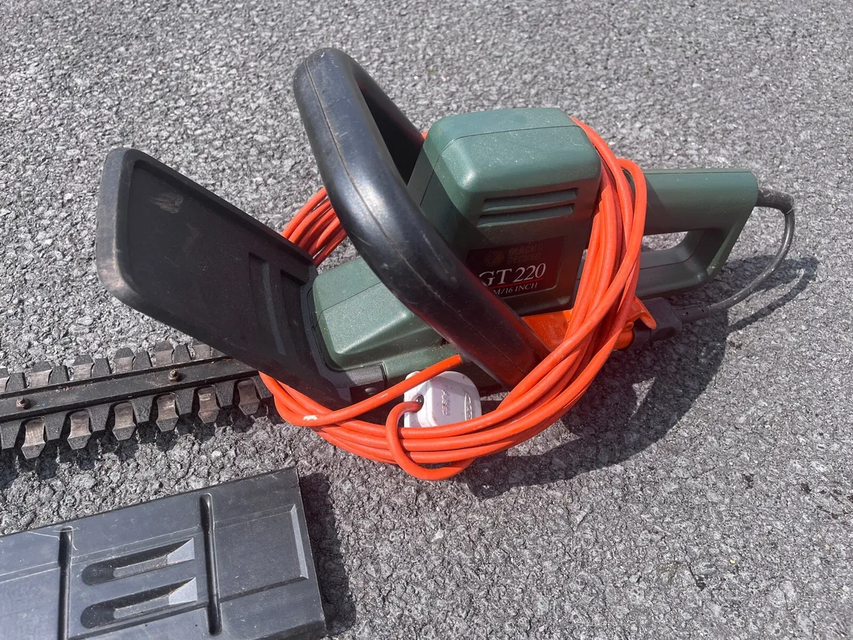 Black and Decker hedge trimmer - Image 4
