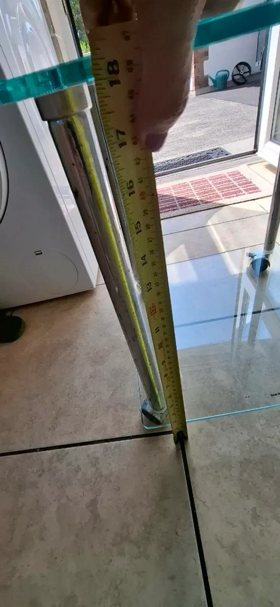 Tempered glass side table on wheels - Image 3