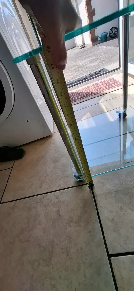 Tempered glass side table on wheels - Image 4