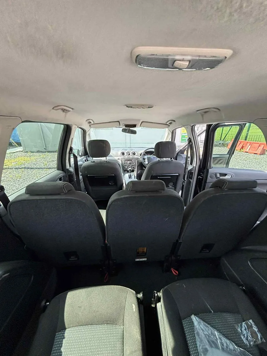 Ford  Galaxy - Image 4