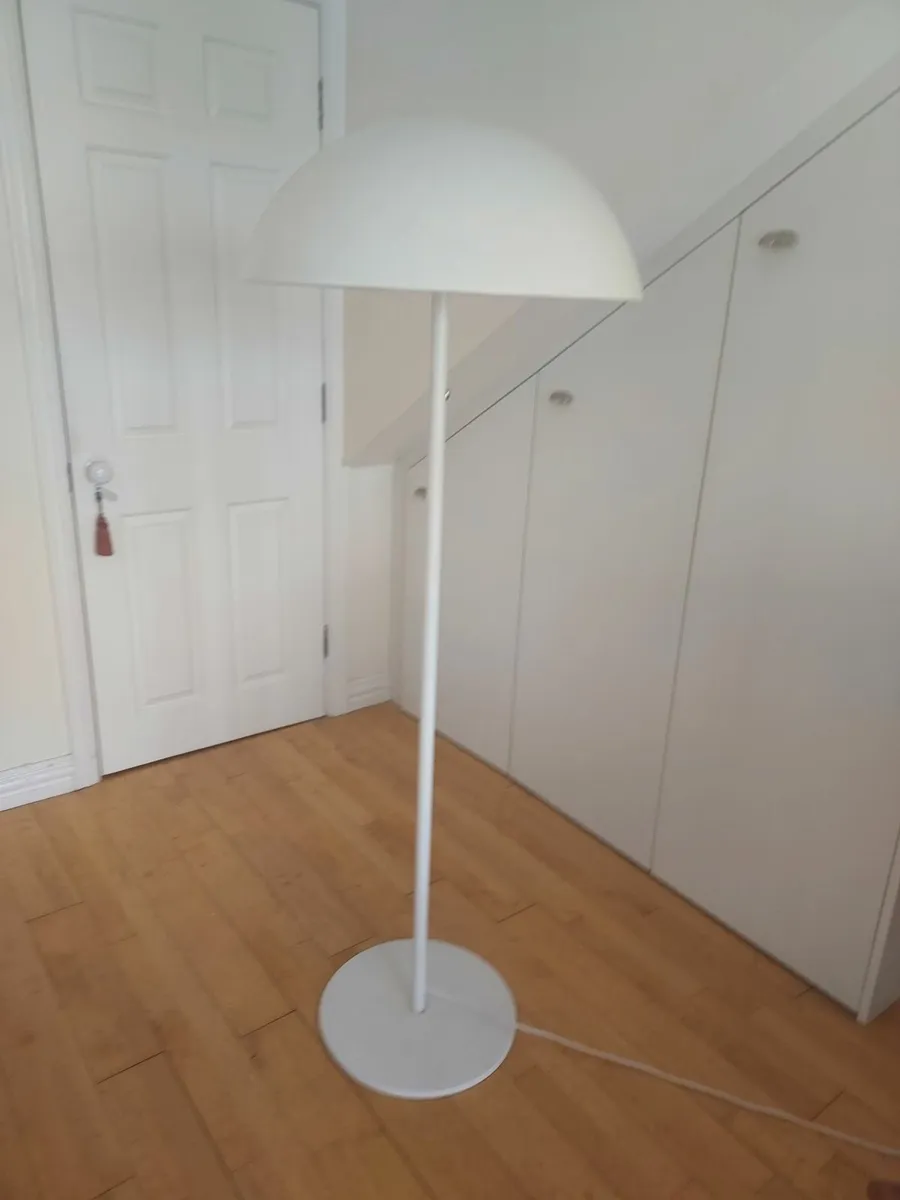 Large floor lamp - Image 1