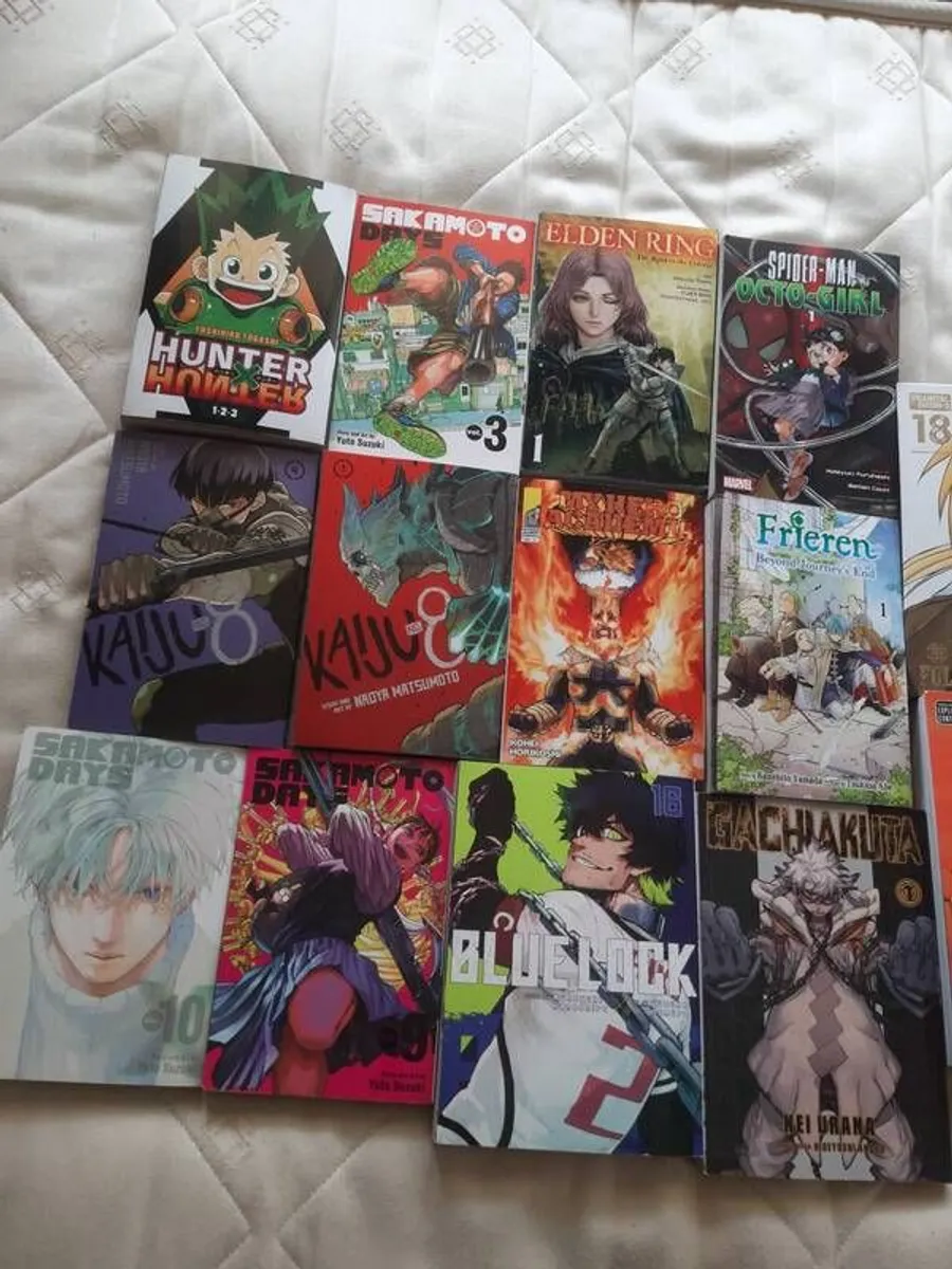 14 manga and 3 funko pop - Image 1