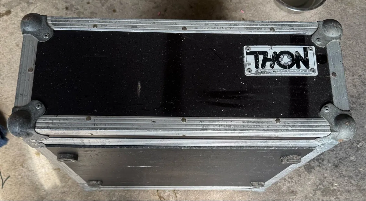 Thon 4u rack / flight case - Image 1