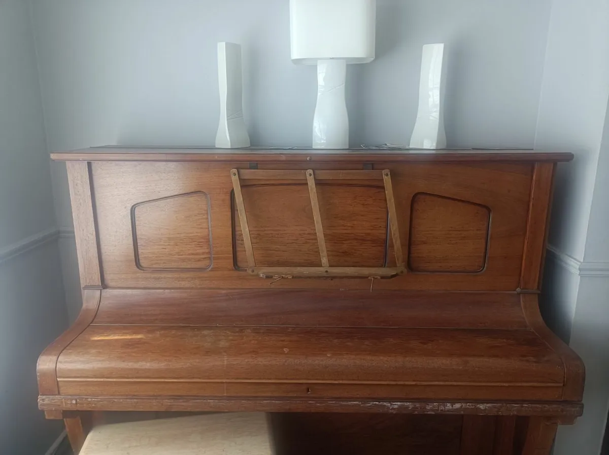 Merkur, Berlin Piano - Free for collection - Image 2
