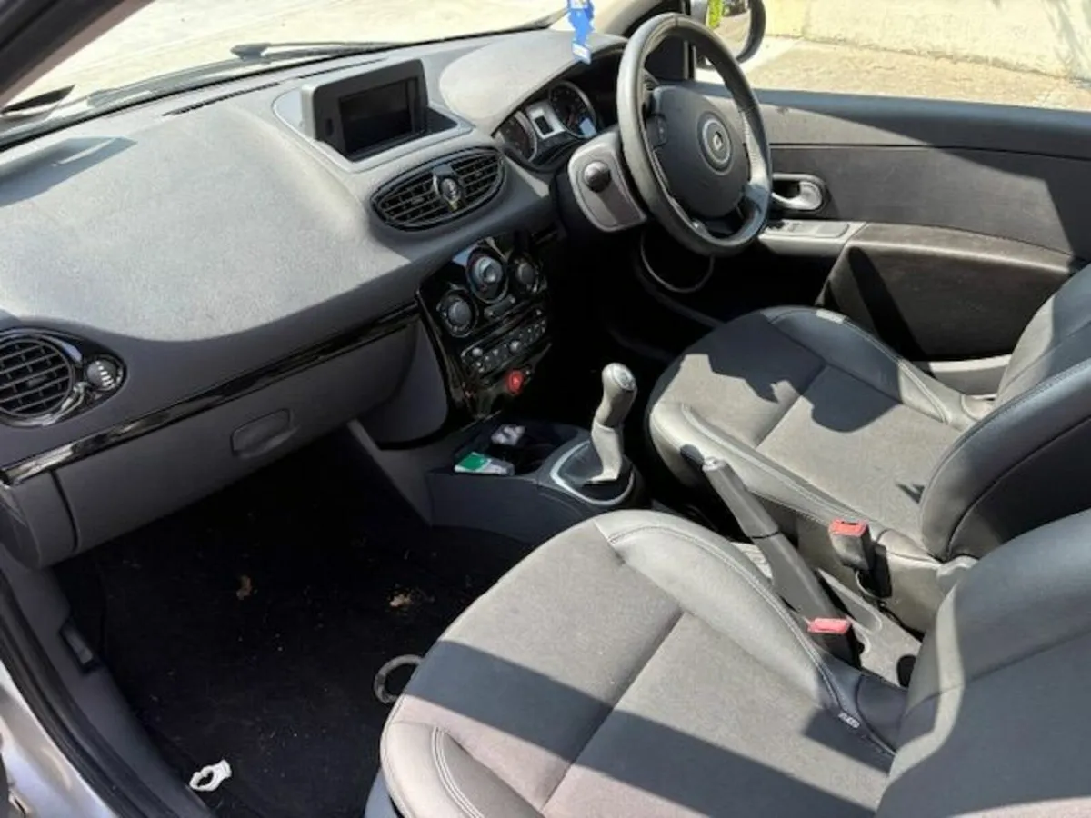 Renault Clio 2012 - Image 2