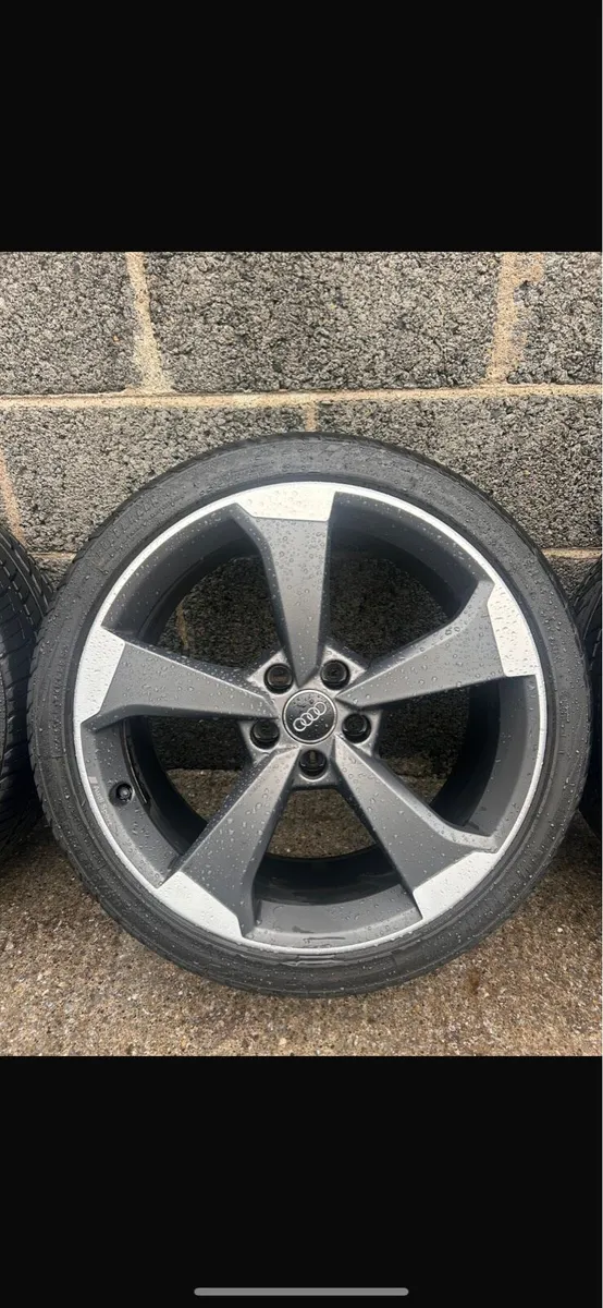 Original Audi a4 ttrs alloys - Image 1
