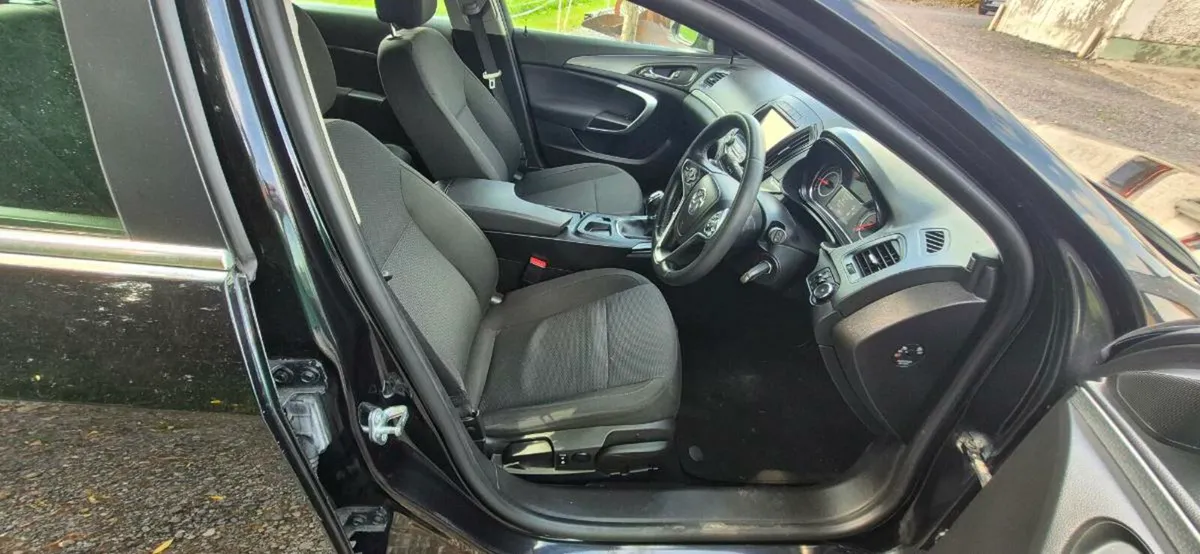 Vauxhall Insignia - Image 4