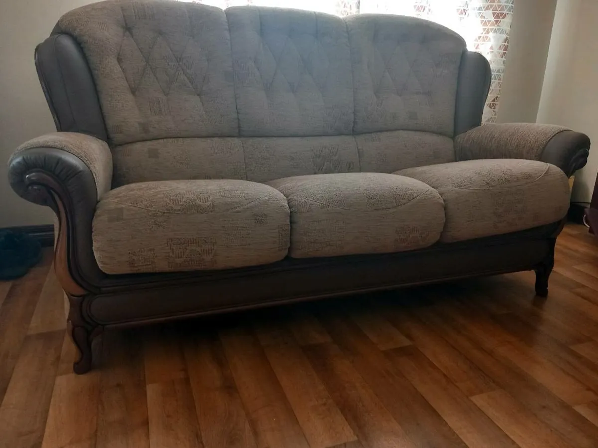 Chairs and couch - Image 2