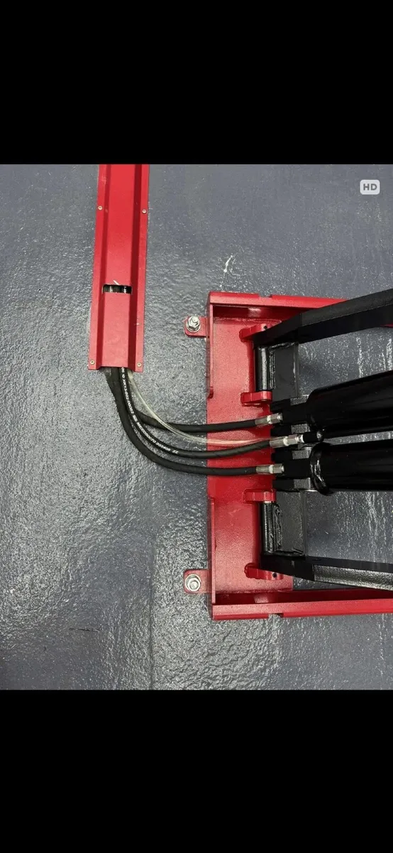 Full rise Pacini scissor lift full warranty - Image 3