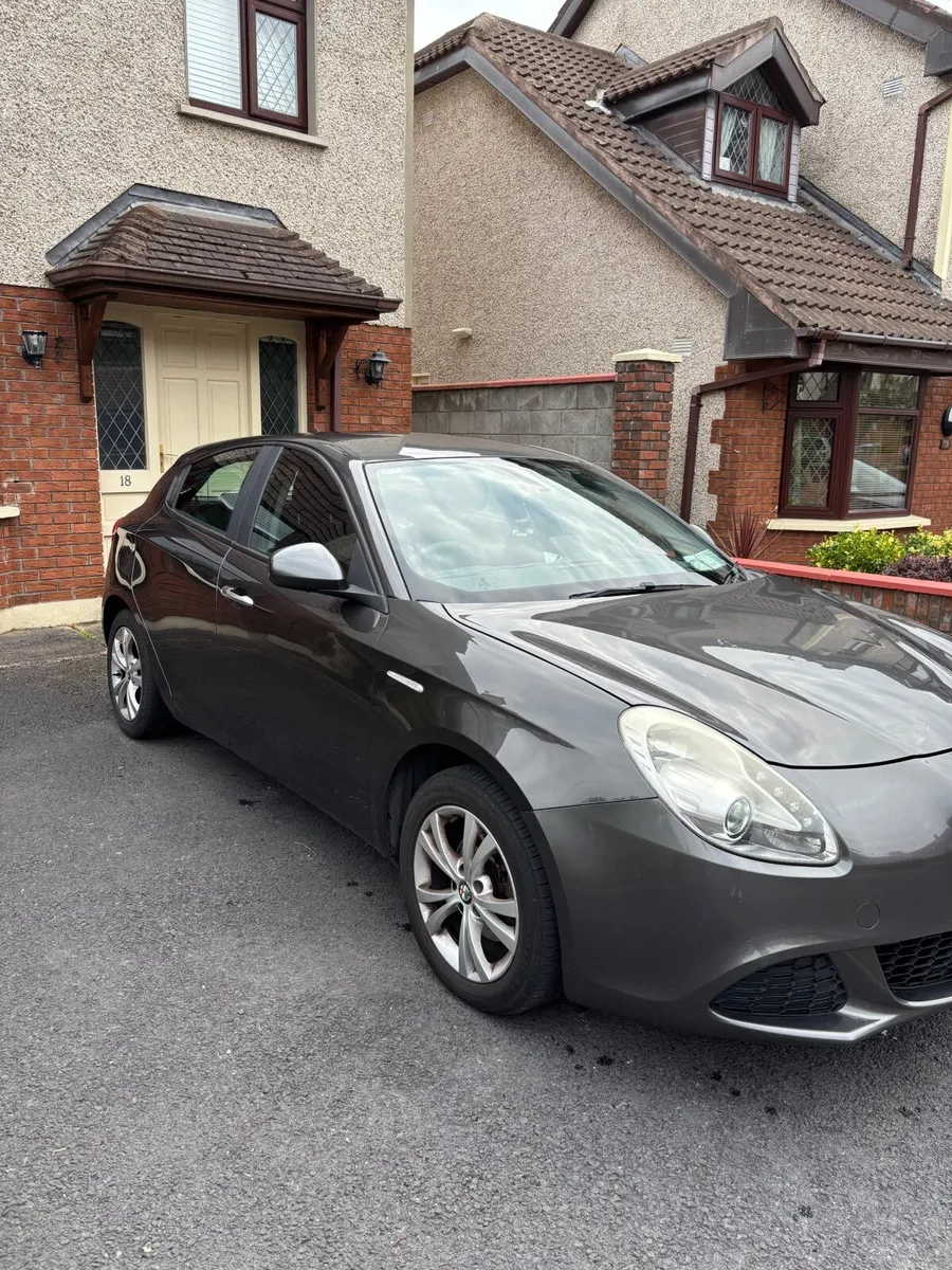 Alfa Romeo Giulietta 2012 - Image 3
